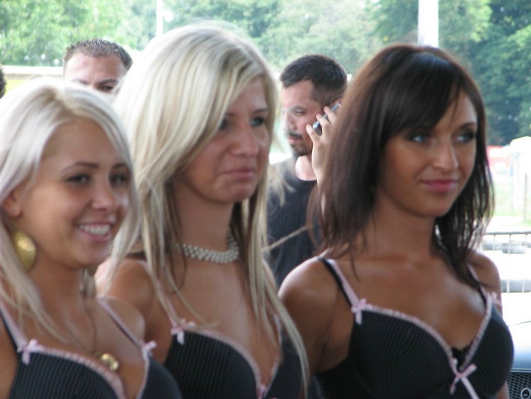 Słowiańskie hostessy