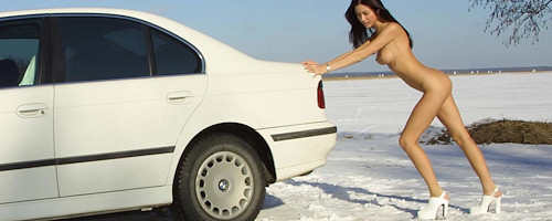 BMW w zimowej aurze